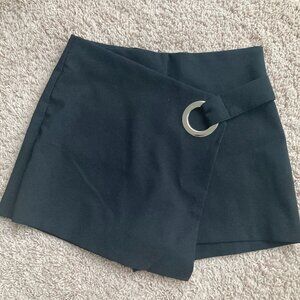 NWOT Mango O-Ring Detail Wrap Skort